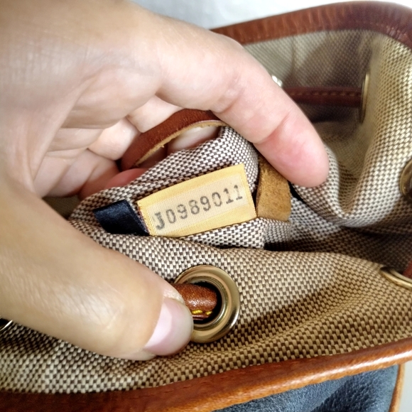 DOONEY & BOURKE WEXFORD TASHA LEATHER DRAWSTRING SHOULDER BAG BLACK - Picture 9 of 9